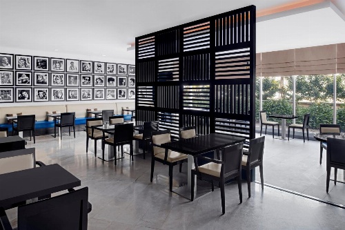 Holiday Inn Express Dubai Airport image 1